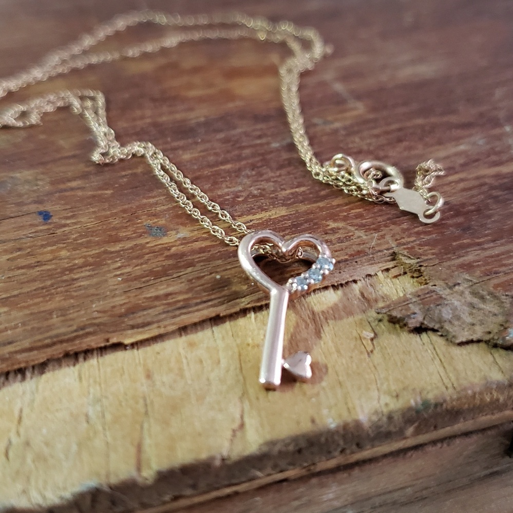 Rose gold becklace